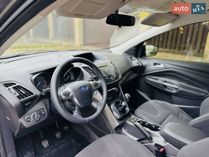 Позашляховик / Кросовер Ford Kuga 2013 в Києві