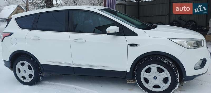 Позашляховик / Кросовер Ford Kuga 2017 в Кам'янець-Подільському фото 21 Позашляховик / Кросовер Ford Kuga 2017 в Кам'янець-Подільському