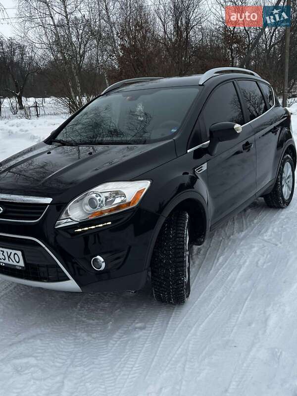 Внедорожник / Кроссовер Ford Kuga 2011 в Стрые