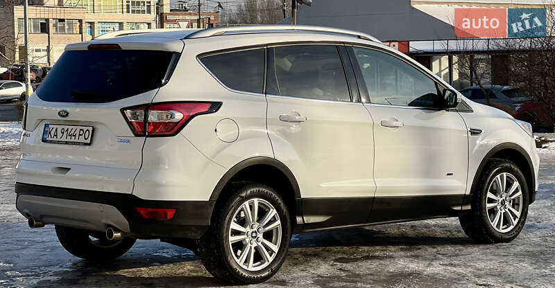 Внедорожник / Кроссовер Ford Kuga 2016 в Киеве фото 7 Внедорожник / Кроссовер Ford Kuga 2016 в Киеве