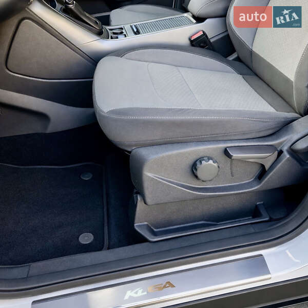 Внедорожник / Кроссовер Ford Kuga 2016 в Киеве фото 27 Внедорожник / Кроссовер Ford Kuga 2016 в Киеве