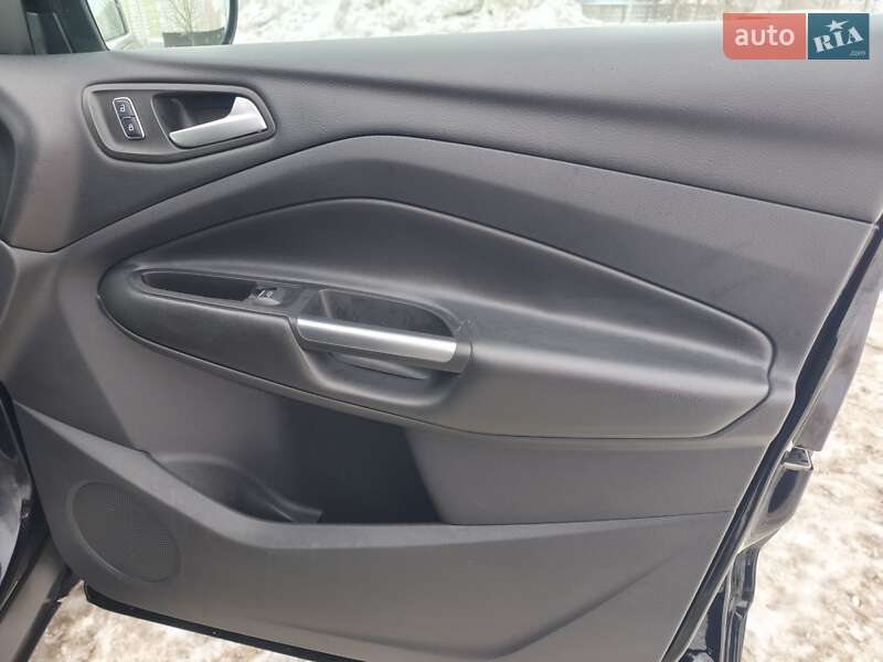 Внедорожник / Кроссовер Ford Kuga 2016 в Киеве