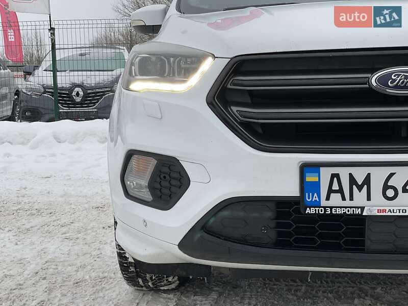 Внедорожник / Кроссовер Ford Kuga 2017 в Бердичеве