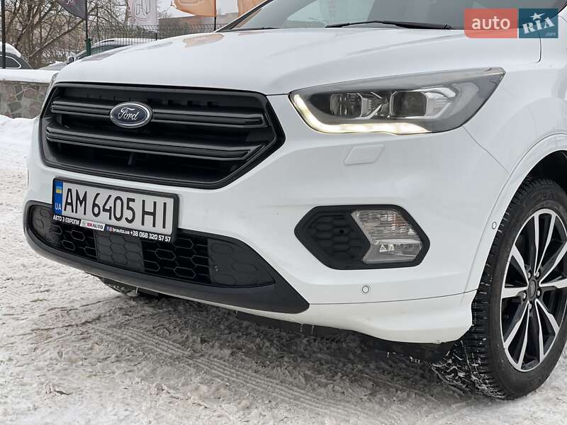 Внедорожник / Кроссовер Ford Kuga 2017 в Бердичеве