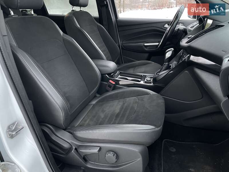 Внедорожник / Кроссовер Ford Kuga 2017 в Бердичеве