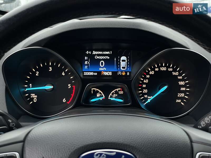 Внедорожник / Кроссовер Ford Kuga 2017 в Бердичеве