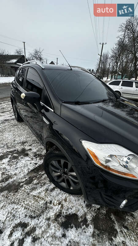 Внедорожник / Кроссовер Ford Kuga 2010 в Глухове