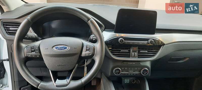 Внедорожник / Кроссовер Ford Kuga 2021 в Харькове