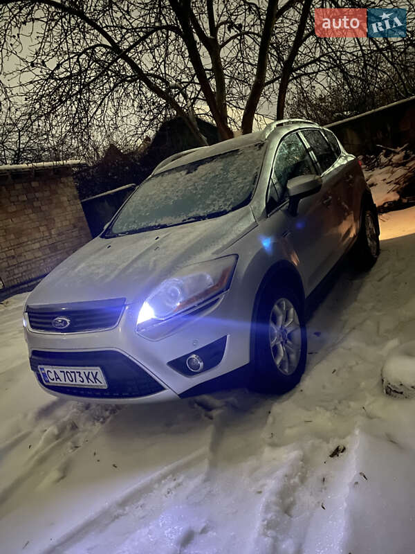 Позашляховик / Кросовер Ford Kuga 2011 в Києві