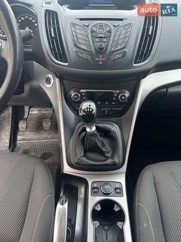 Внедорожник / Кроссовер Ford Kuga 2016 в Львове фото 9 Внедорожник / Кроссовер Ford Kuga 2016 в Львове