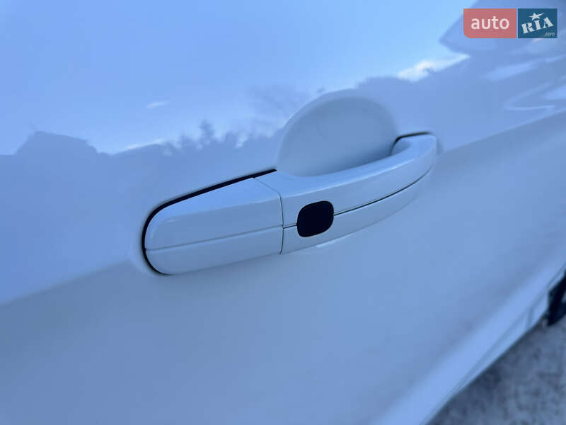 Позашляховик / Кросовер Ford Kuga 2014 в Житомирі