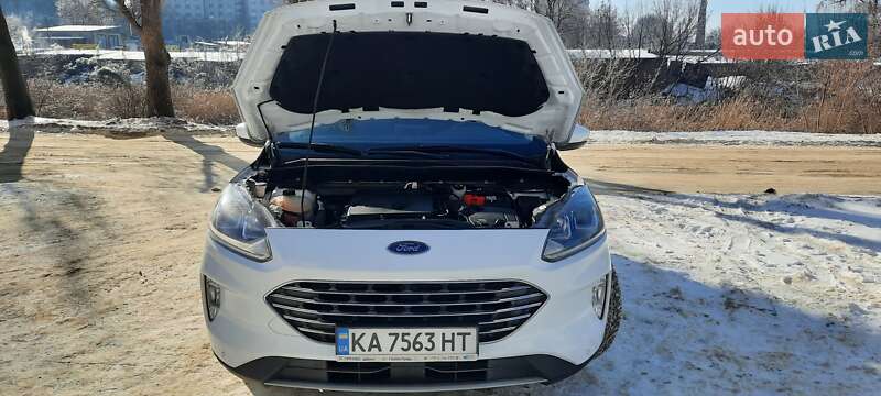 Внедорожник / Кроссовер Ford Kuga 2021 в Харькове