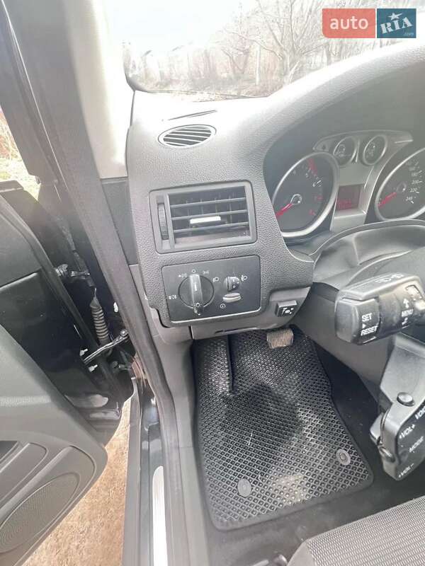 Позашляховик / Кросовер Ford Kuga 2012 в Львові фото 13 Позашляховик / Кросовер Ford Kuga 2012 в Львові