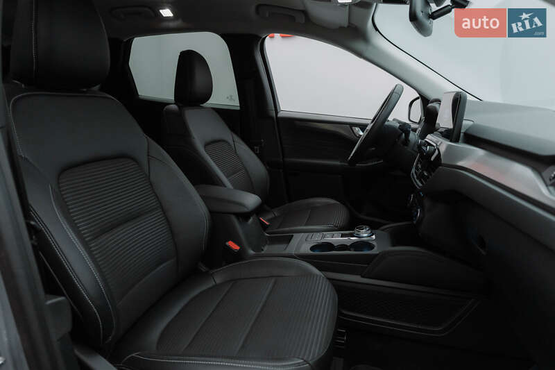 Позашляховик / Кросовер Ford Kuga 2021 в Києві