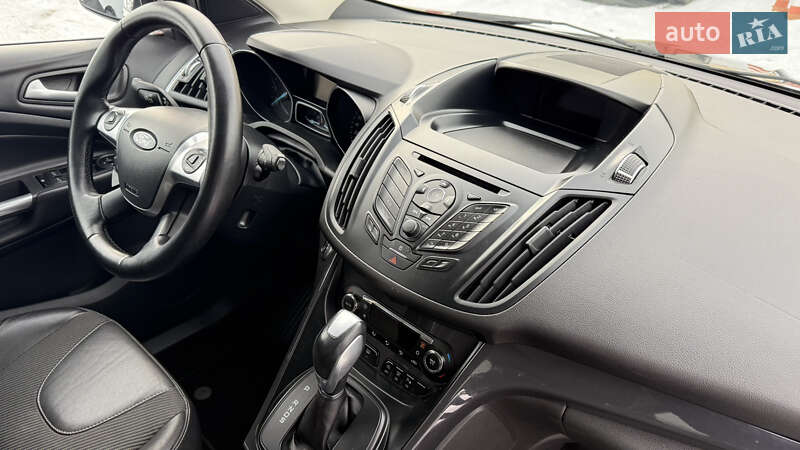 Внедорожник / Кроссовер Ford Kuga 2015 в Луцке