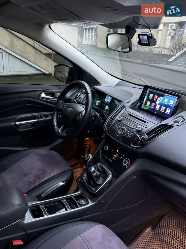 Позашляховик / Кросовер Ford Kuga 2016 в Полтаві