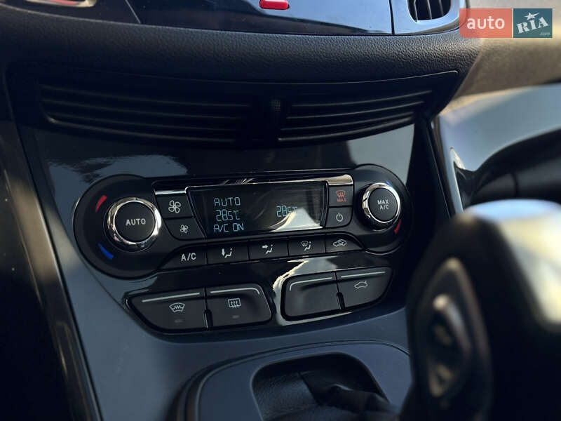 Внедорожник / Кроссовер Ford Kuga 2013 в Киеве