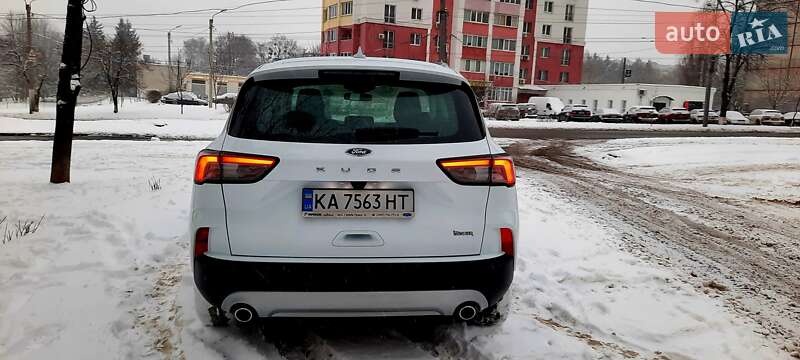 Внедорожник / Кроссовер Ford Kuga 2021 в Харькове
