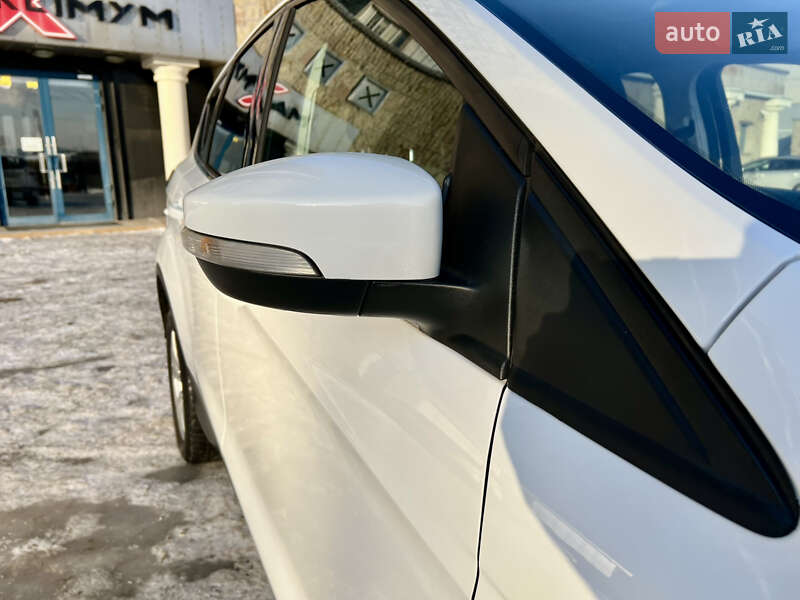 Внедорожник / Кроссовер Ford Kuga 2016 в Киеве фото 12 Внедорожник / Кроссовер Ford Kuga 2016 в Киеве