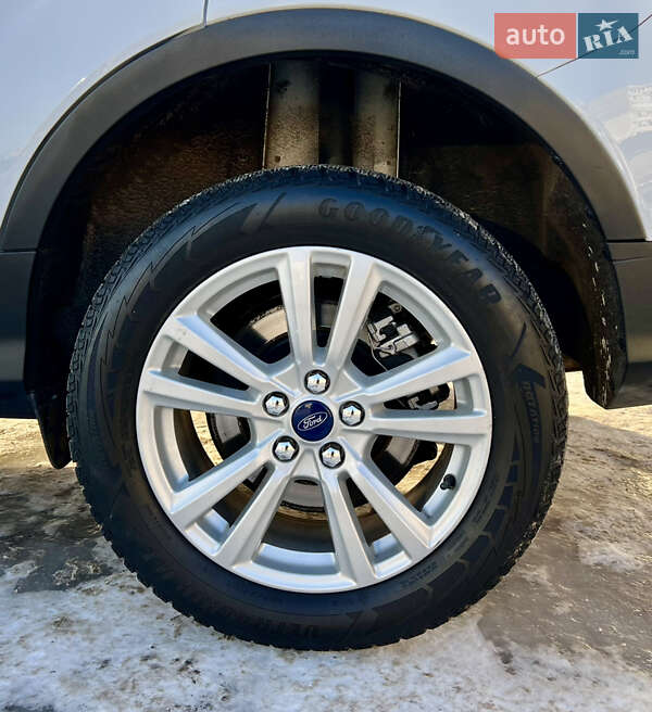 Внедорожник / Кроссовер Ford Kuga 2016 в Киеве фото 19 Внедорожник / Кроссовер Ford Kuga 2016 в Киеве