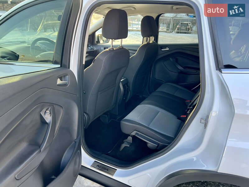 Внедорожник / Кроссовер Ford Kuga 2016 в Киеве фото 28 Внедорожник / Кроссовер Ford Kuga 2016 в Киеве