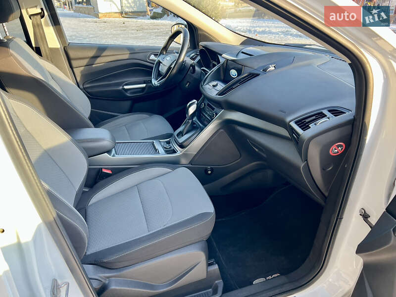 Внедорожник / Кроссовер Ford Kuga 2016 в Киеве фото 33 Внедорожник / Кроссовер Ford Kuga 2016 в Киеве