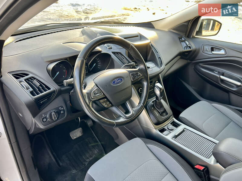 Внедорожник / Кроссовер Ford Kuga 2016 в Киеве фото 38 Внедорожник / Кроссовер Ford Kuga 2016 в Киеве