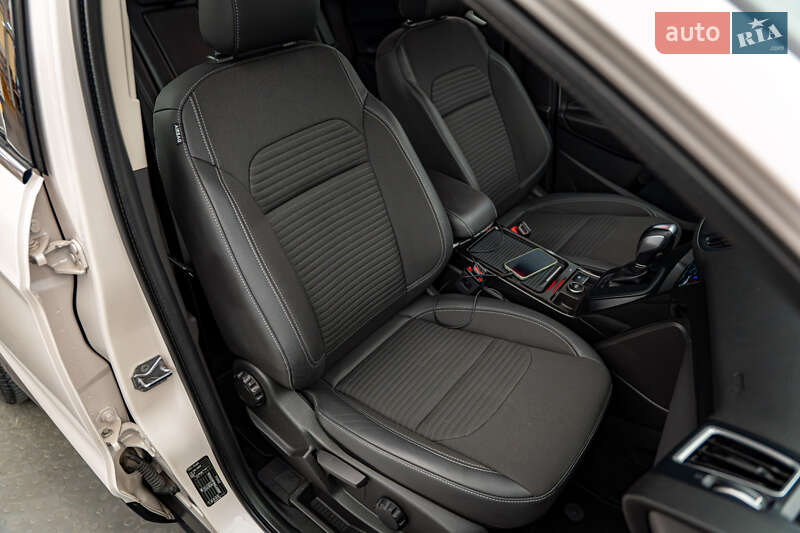 Внедорожник / Кроссовер Ford Kuga 2019 в Киеве