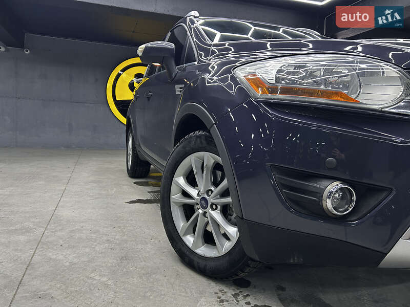 Внедорожник / Кроссовер Ford Kuga 2012 в Черновцах