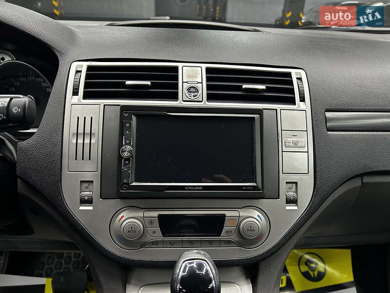 Внедорожник / Кроссовер Ford Kuga 2012 в Черновцах