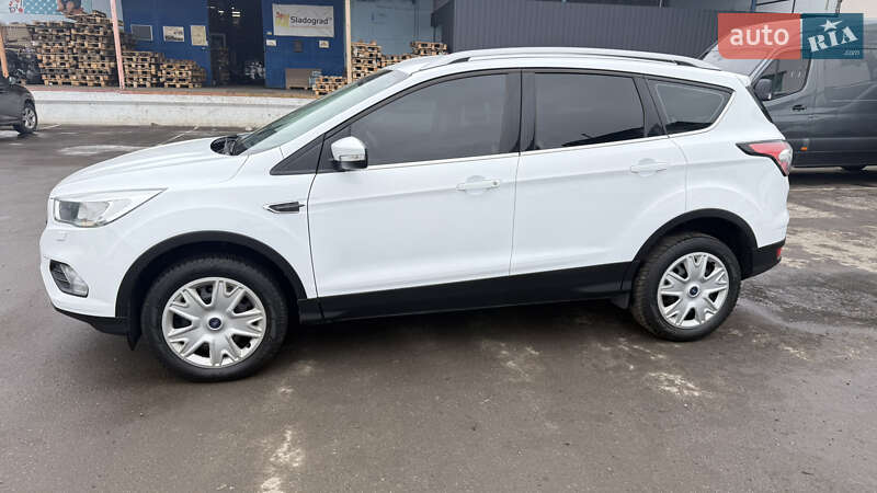 Позашляховик / Кросовер Ford Kuga 2019 в Луцьку