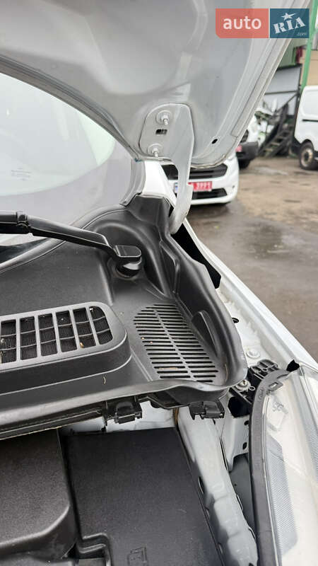 Позашляховик / Кросовер Ford Kuga 2019 в Луцьку