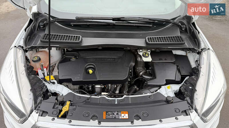 Позашляховик / Кросовер Ford Kuga 2019 в Луцьку