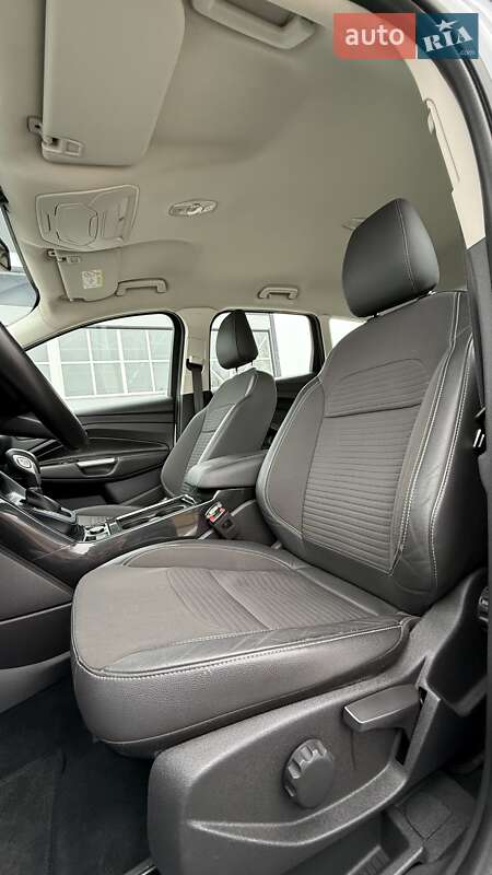 Внедорожник / Кроссовер Ford Kuga 2019 в Бершади