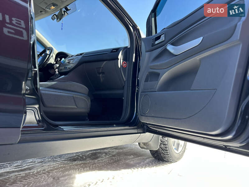 Позашляховик / Кросовер Ford Kuga 2012 в Сумах