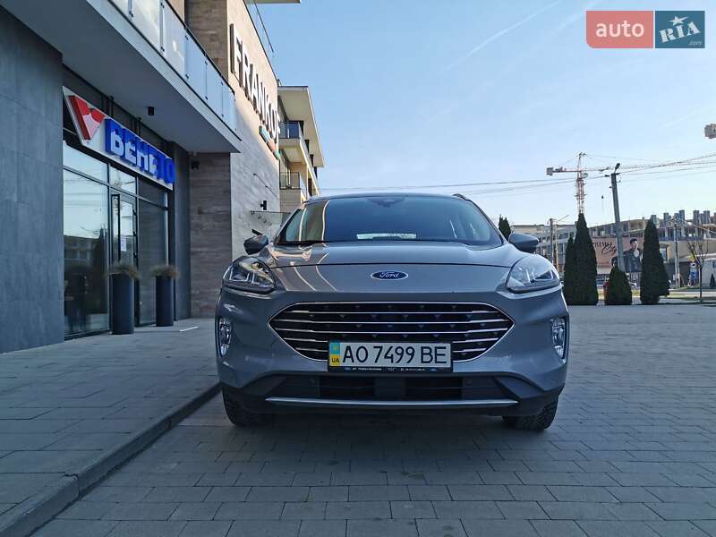 Внедорожник / Кроссовер Ford Kuga 2020 в Ужгороде