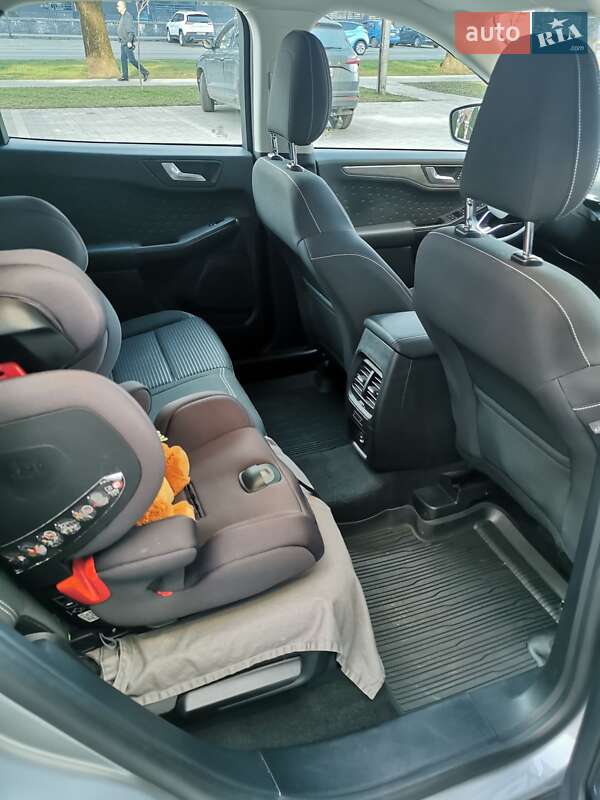 Внедорожник / Кроссовер Ford Kuga 2020 в Ужгороде