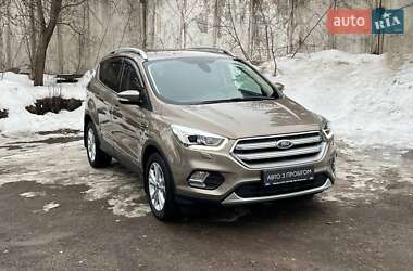 Внедорожник / Кроссовер Ford Kuga 2019 в Тернополе