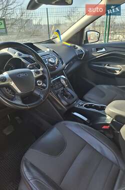 Позашляховик / Кросовер Ford Kuga 2013 в Києві