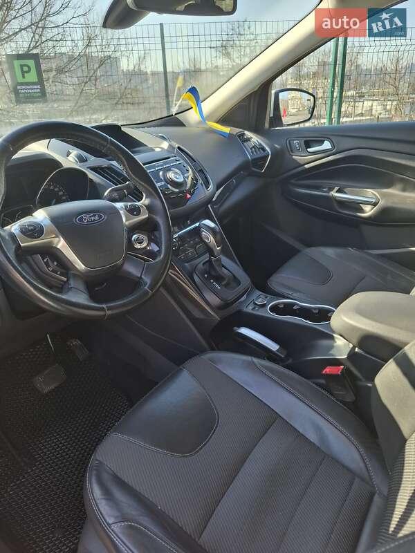 Позашляховик / Кросовер Ford Kuga 2013 в Києві