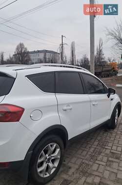 Внедорожник / Кроссовер Ford Kuga 2010 в Першотравенске