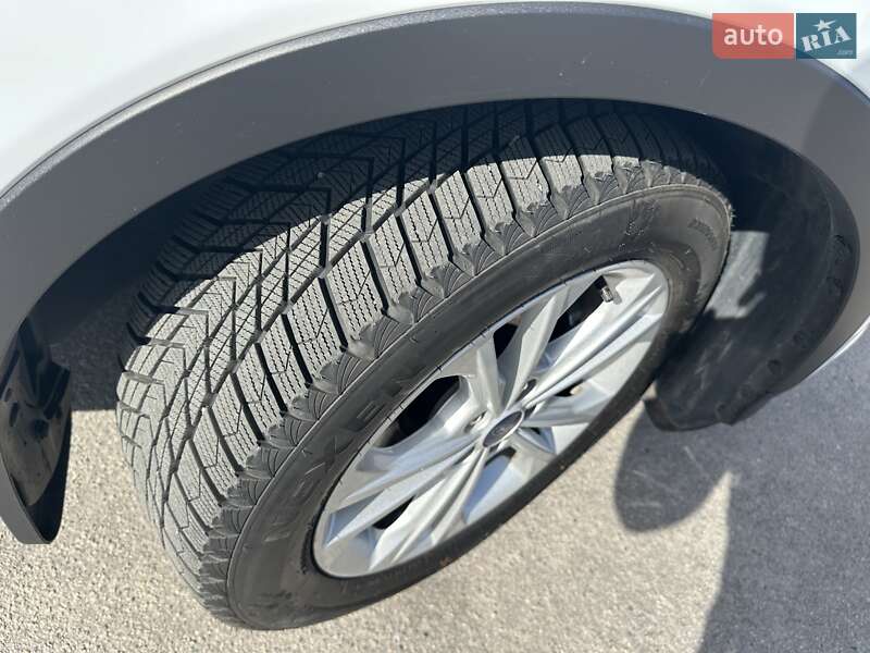 Внедорожник / Кроссовер Ford Kuga 2019 в Запорожье