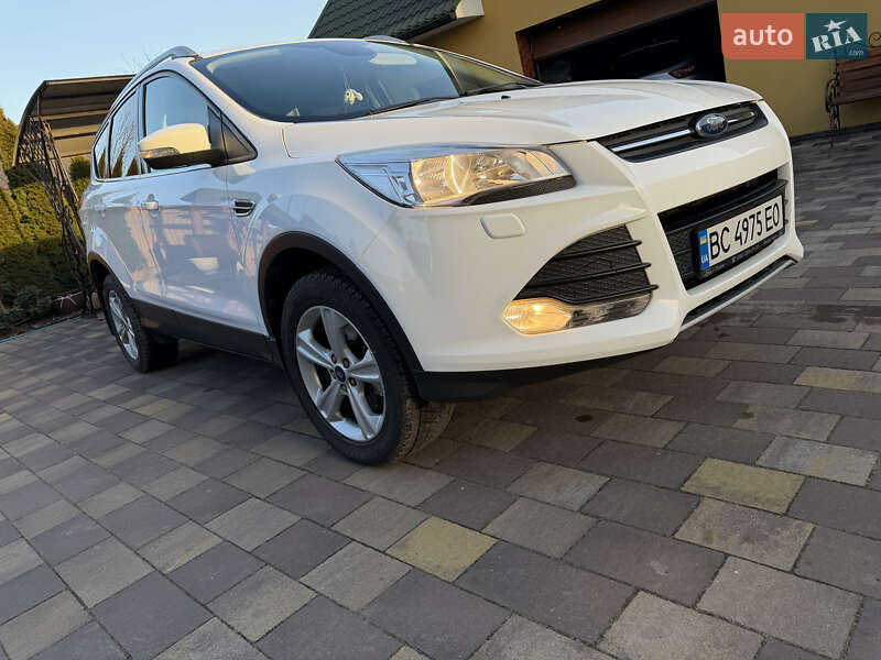 Внедорожник / Кроссовер Ford Kuga 2016 в Городке