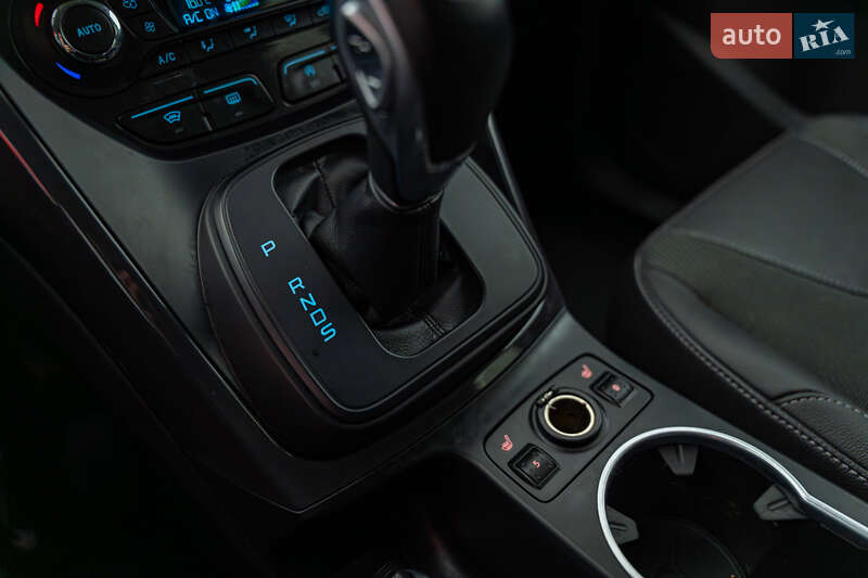 Внедорожник / Кроссовер Ford Kuga 2015 в Киеве