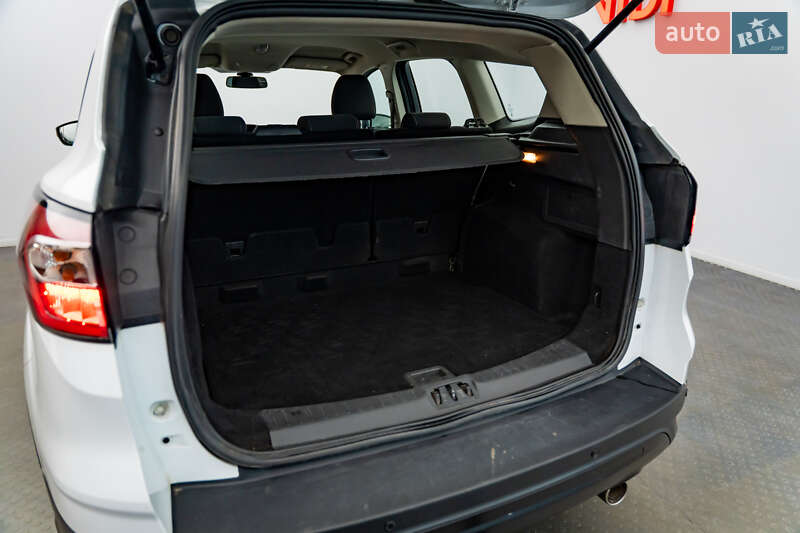 Внедорожник / Кроссовер Ford Kuga 2017 в Киеве