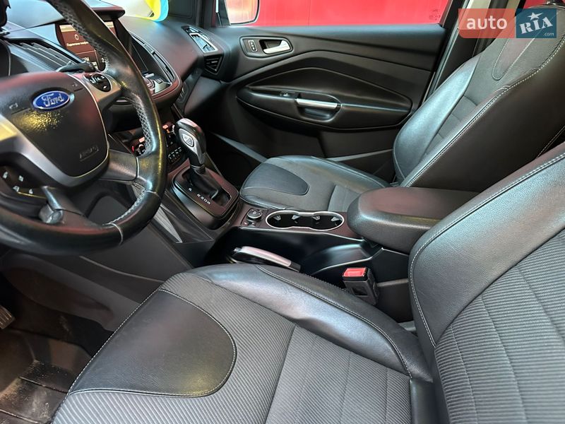 Внедорожник / Кроссовер Ford Kuga 2015 в Львове