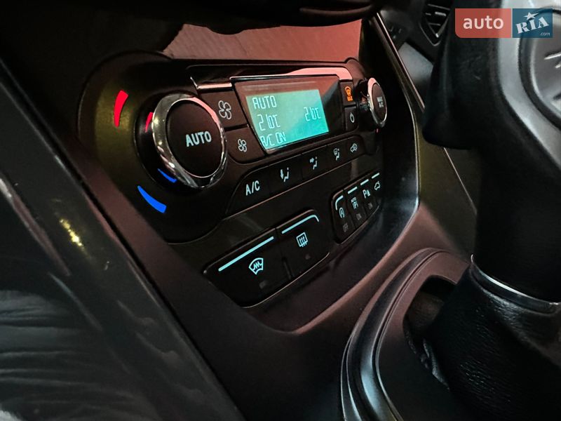 Внедорожник / Кроссовер Ford Kuga 2015 в Львове