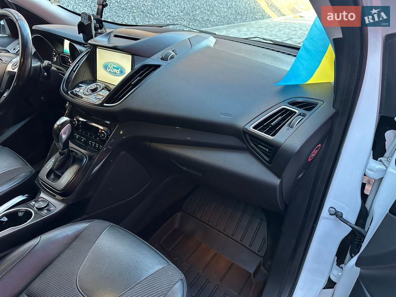 Внедорожник / Кроссовер Ford Kuga 2015 в Львове