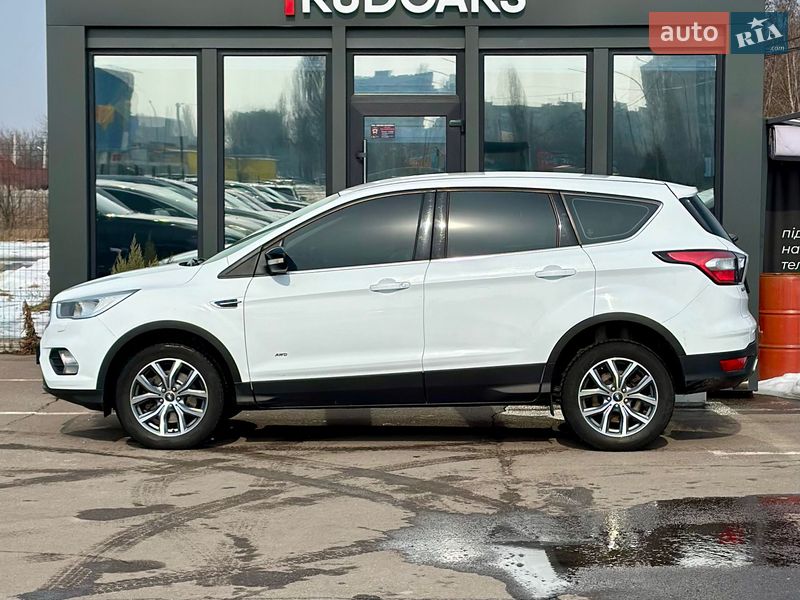 Внедорожник / Кроссовер Ford Kuga 2017 в Кременчуге