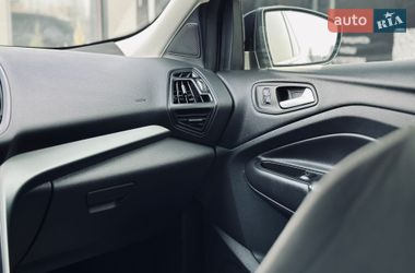 Внедорожник / Кроссовер Ford Kuga 2017 в Кременчуге